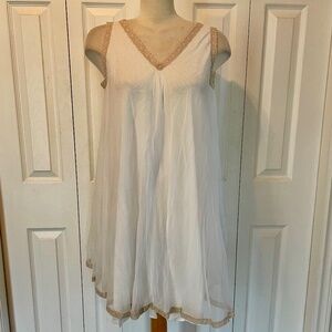 Elegant White Shear Chiffon Sleeveless Babydoll Night Dress size Medium.